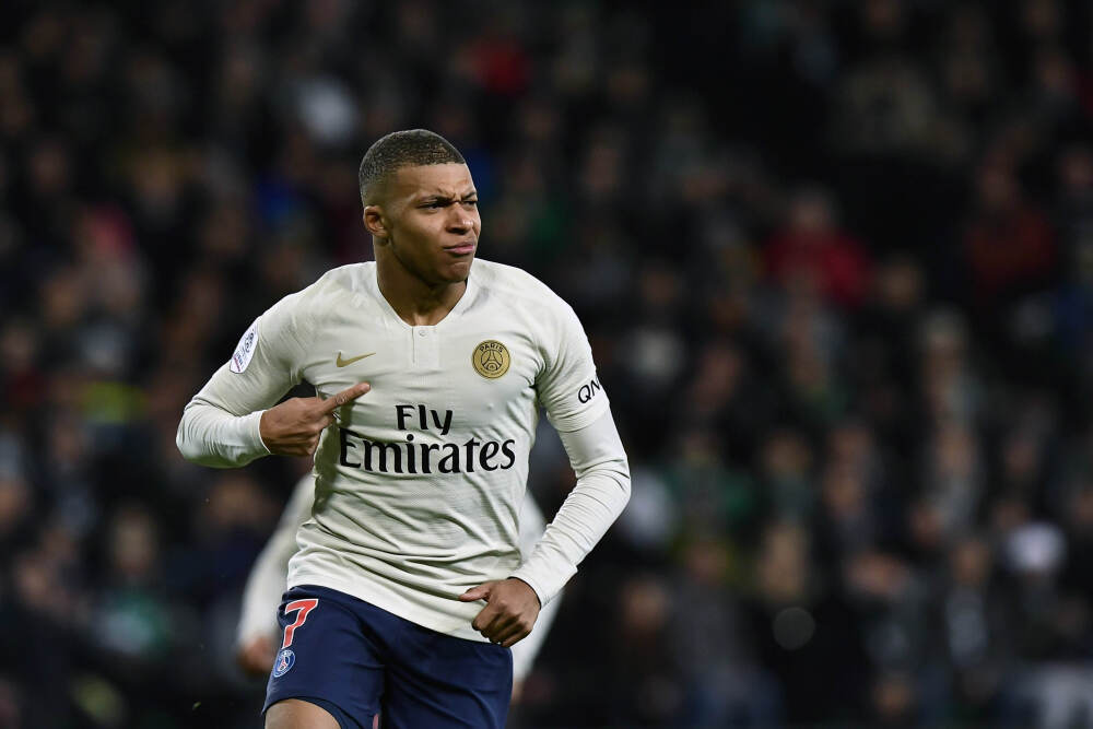 马卡：巴萨视小蜘蛛为莱万接班人，愿意在今年夏天掏8000万欧